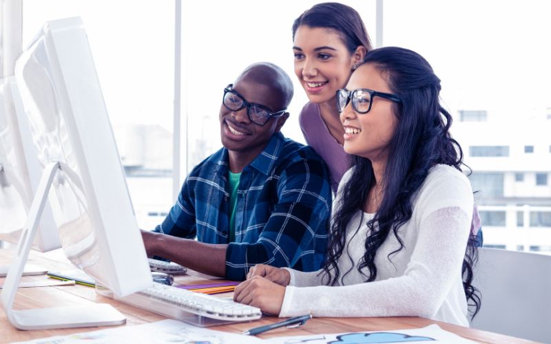 business-people-working-on-computer